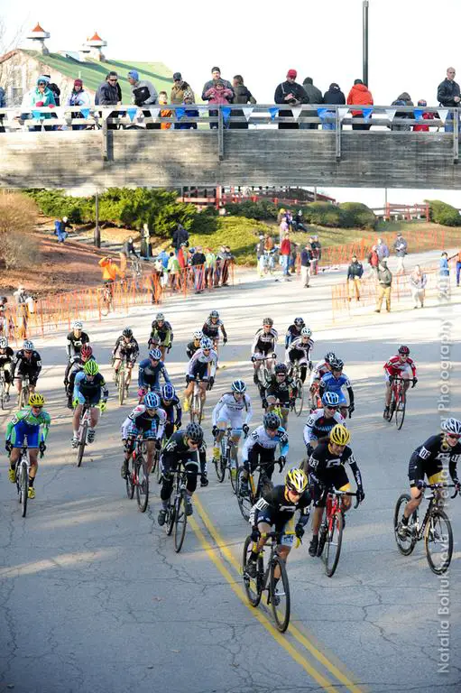 The women get started. © Natalia Boltukhova | Pedal Power Photography