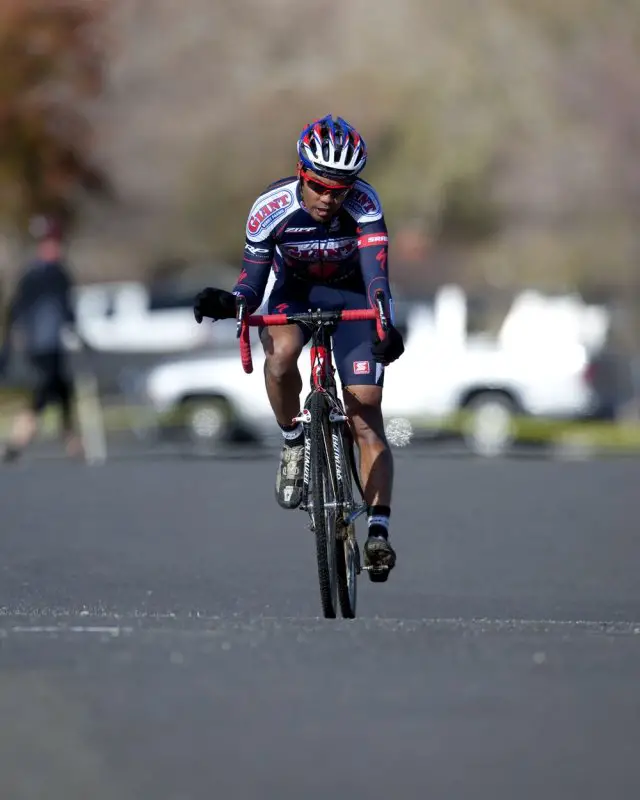 Anastasio Flores finishes second behind Myrah. NCNCA 2010 Cyclocross Districts. © Tim Westmore