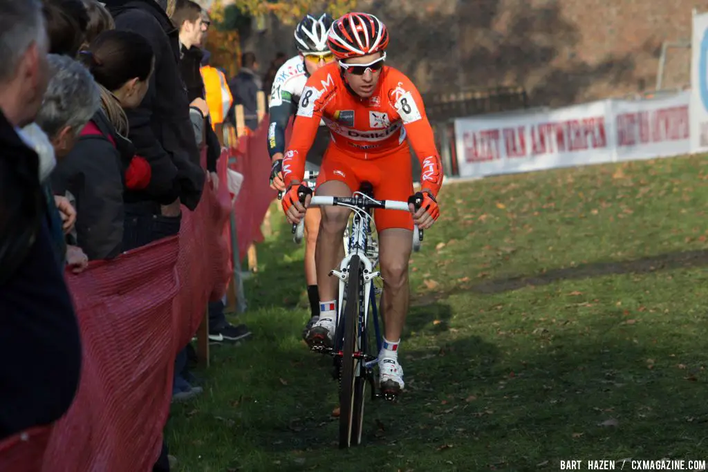 Mathieu Boulo and Marcel Meisen attack in lap 2. © Bart Hazen