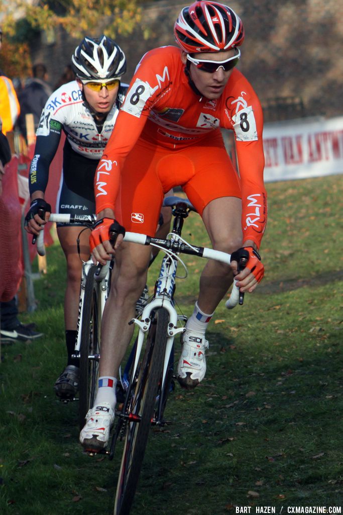 Mathieu Boulo and Marcel Meisen attack in lap 2. © Bart Hazen