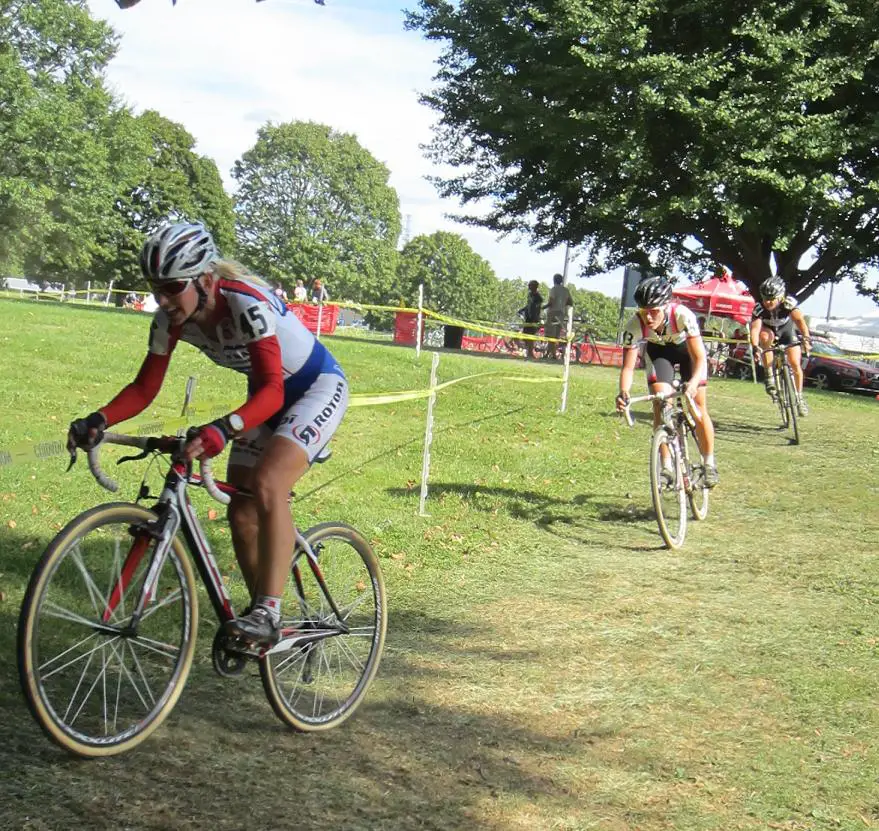 ferrier-bruneau-leds-into-the-log-barrier-on-the-last-lap