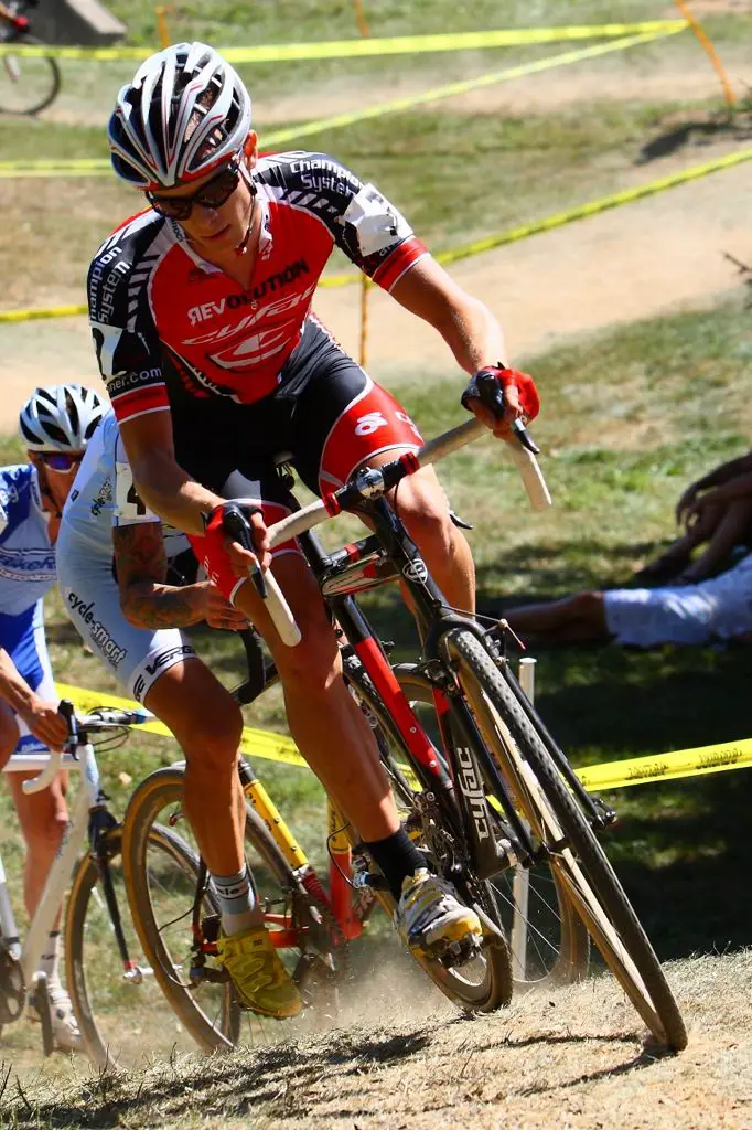 Valentin Scherz powers to the front. © Anthony Skorochod / cyclingcaptured.com