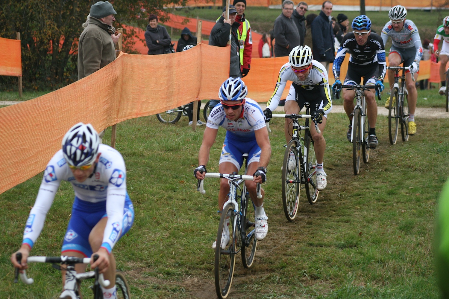 The men\'s chase group. ©Renner Custom CX Team