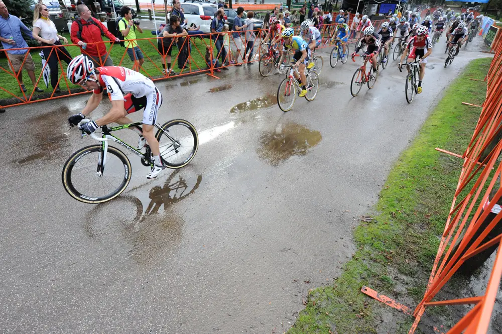 The men take to the course. ©  Jeff Bramhall