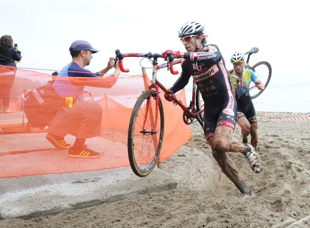 The sand run gave racers a break from the mud. ©  Jeff Bramhall