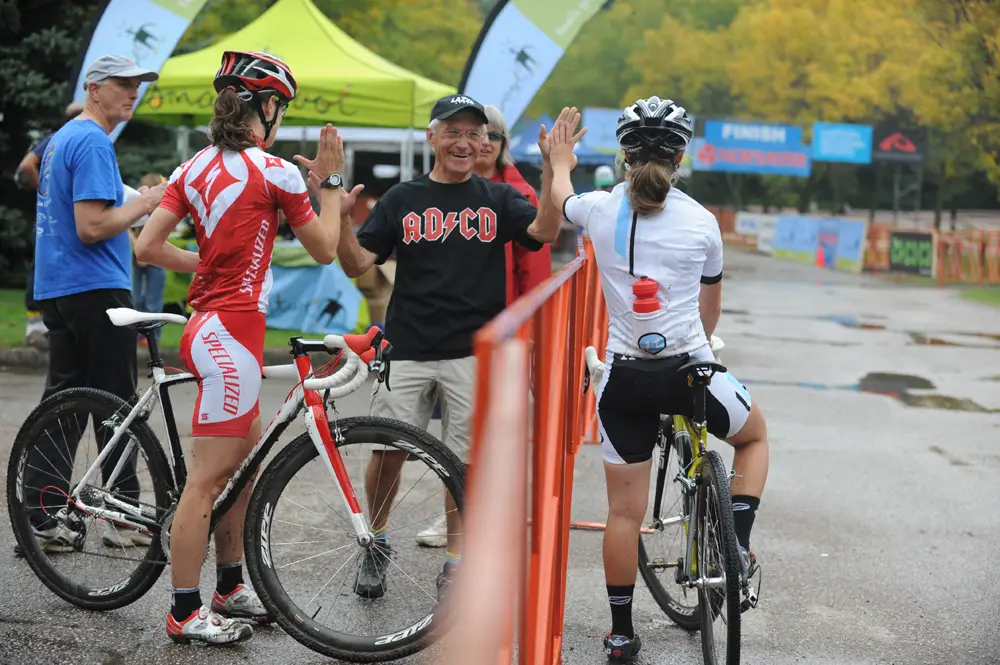 Pre-race high fives. ©  Jeff Bramhall