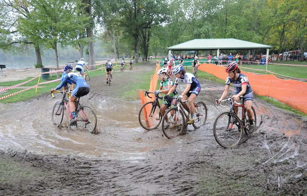 Lap 1, making a 180.  ©  Jeff Bramhall