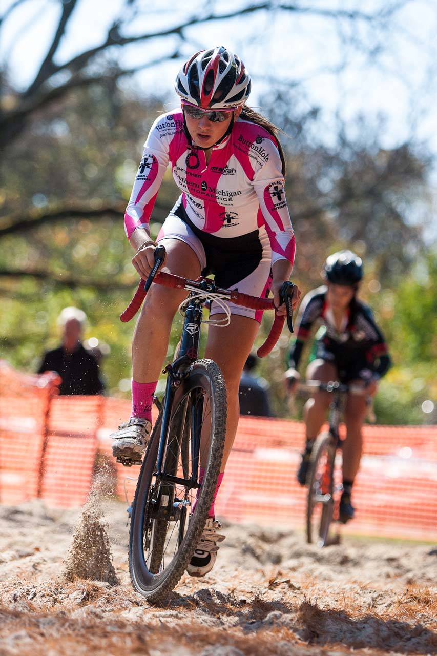 Chloe Dygert, right, closes to Mackenzie Green in the sand. © Kent Baumgardt