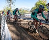 The early leaders of the Men’s Elite race hit the deep sand. © Kent Baumgardt