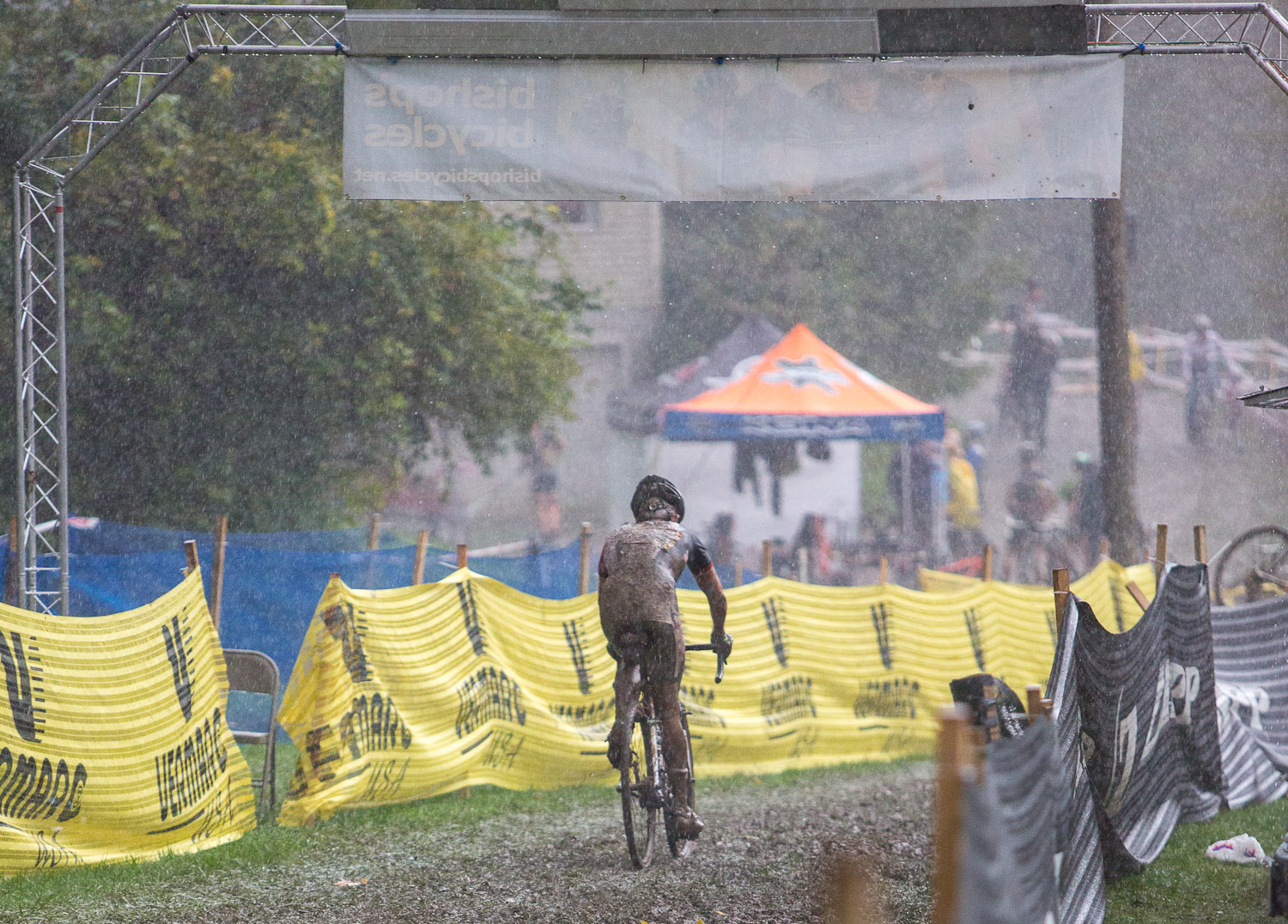 Rain shrouds the finish at OVCX race 3, Gunclub Cross. © Kent Baumgardt