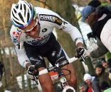 Niels Albert powers away from Kevin Pauwels on the steepest climb in Overijse.  ? Bart Hazen