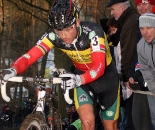 Sven Nys struggles over a steep climb in Overijse. ? Bart Hazen