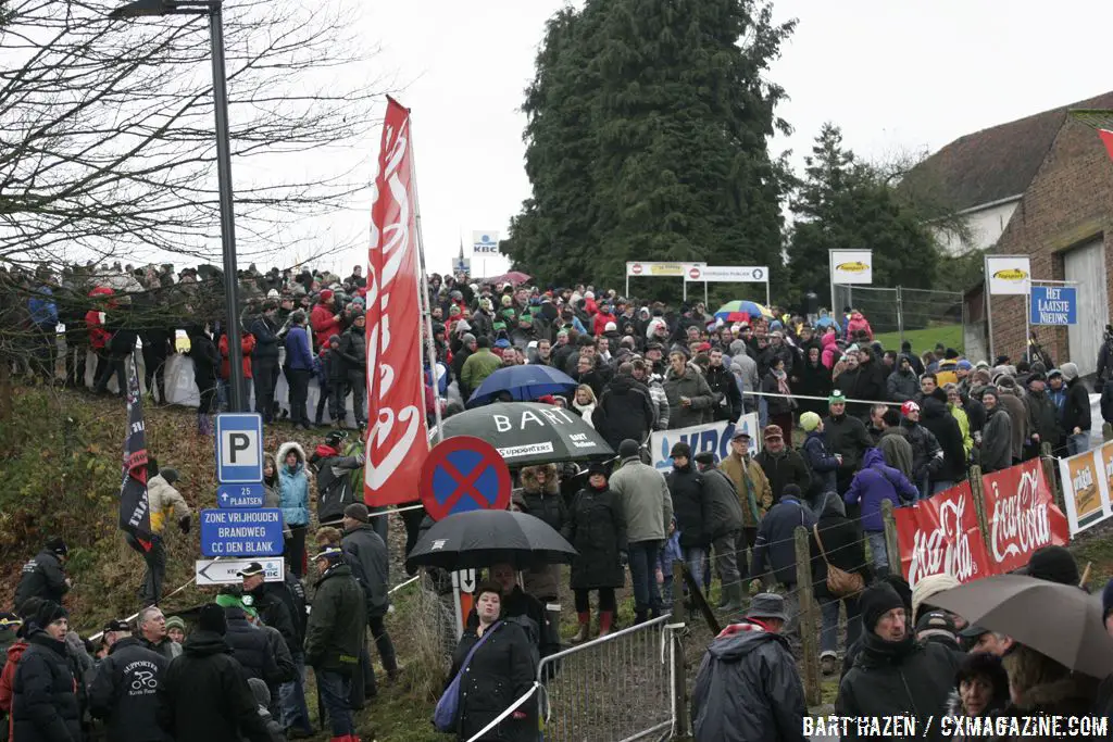 The crowds came out today  © Bart Hazen