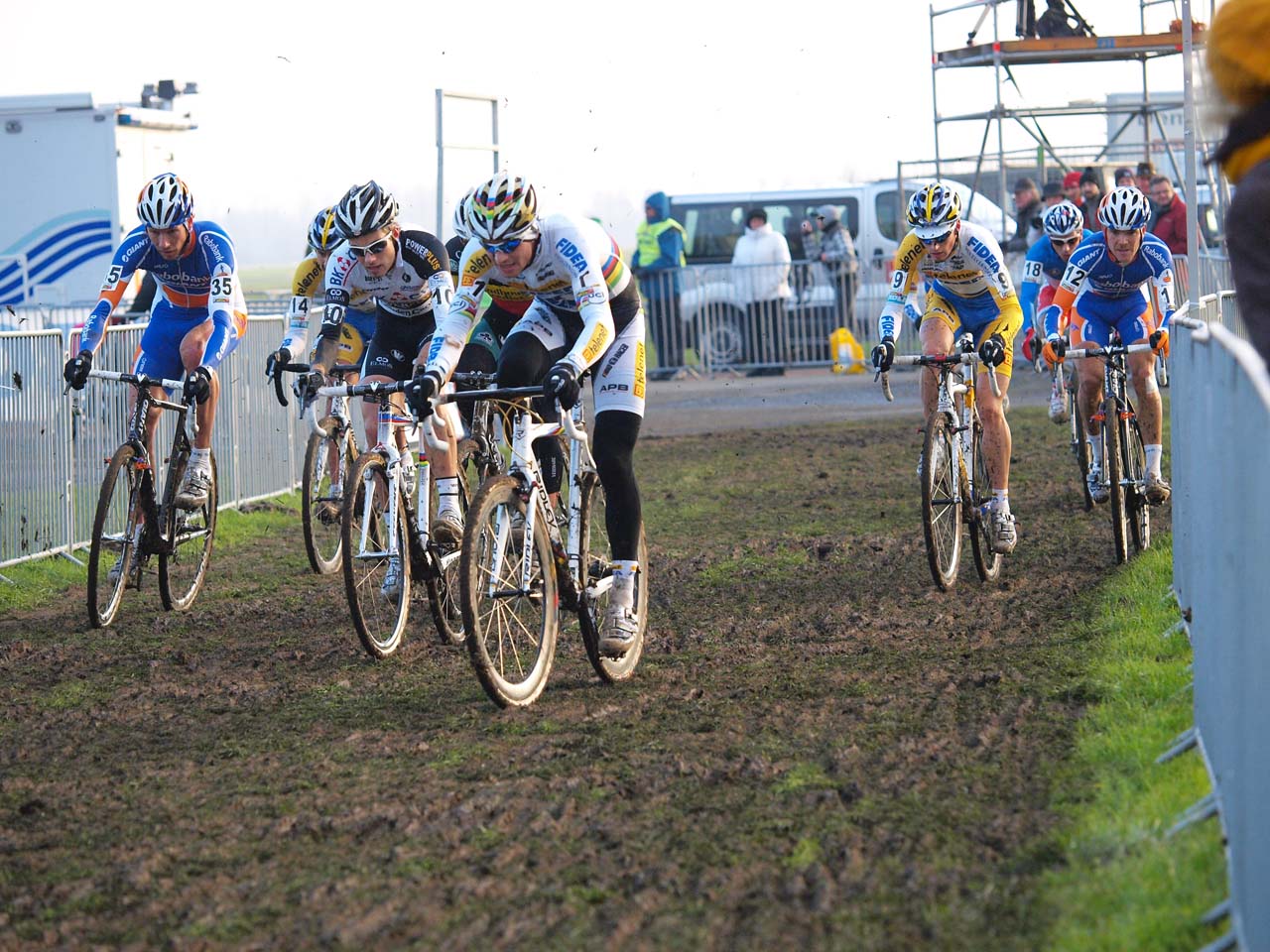 The men's peloton in Koksijde ©Christine Vardaros