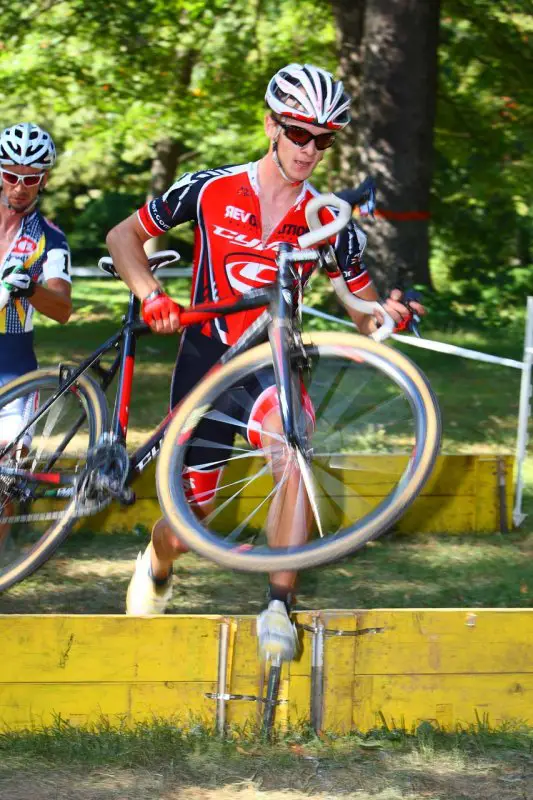 Scherz leads Frattini through the barriers. © Anthony Skorochod/cyclingcaptured.com