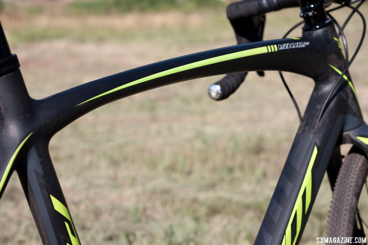 The updated black paint scheme with neon accents reminds us of the 2012 Felt F2x we saw at Sea Otter.  © Cyclocross Magazine