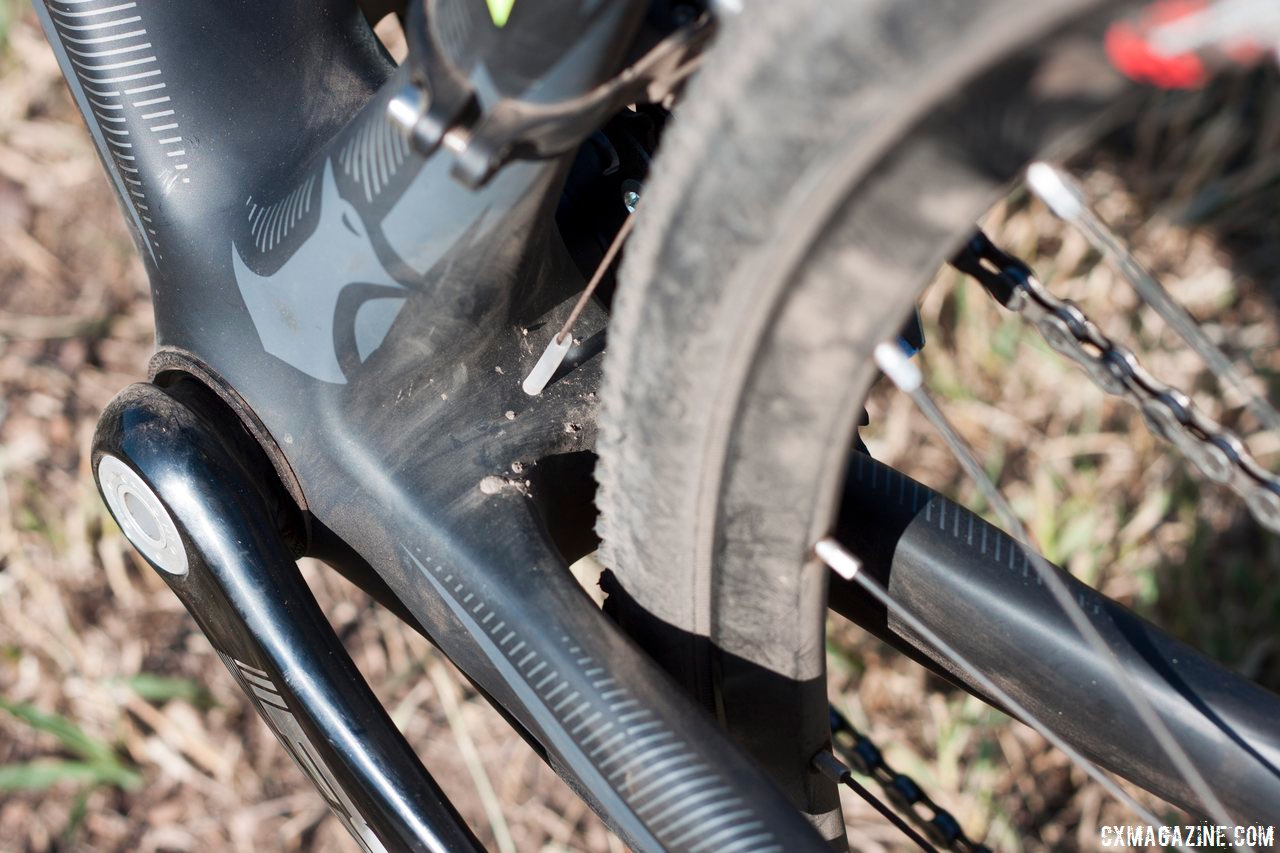Internal cable routing through the downtube is also Di2 compatible. © Cyclocross Magazine