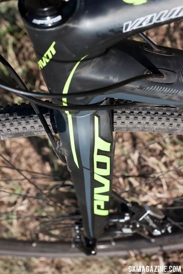 A Ziptie keeps the front brake cable housing flush with the fork and out of the way. © Cyclocross Magazine