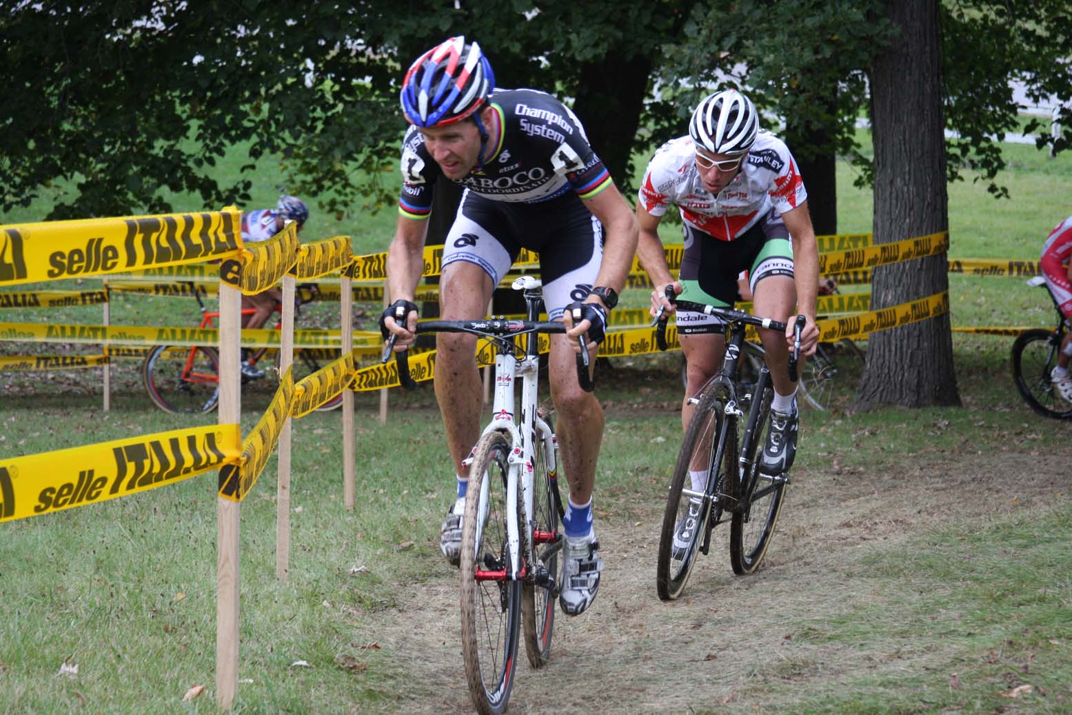 Erwin Vervecken (Revor-Babococ) and Jeremy Powers (Cannondale/Cyclocrossworld) were made to chase early. by Amy Dykema