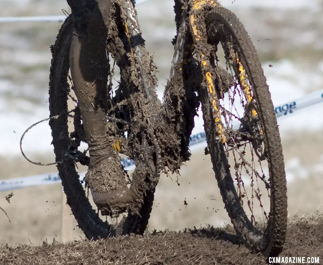 Power Washers wanted: Boulder Cycle Sport\'s mud-covered Ridley. Masters Men 40-44, 2013 Cyclocross World Championships. © Cyclocross Magazine