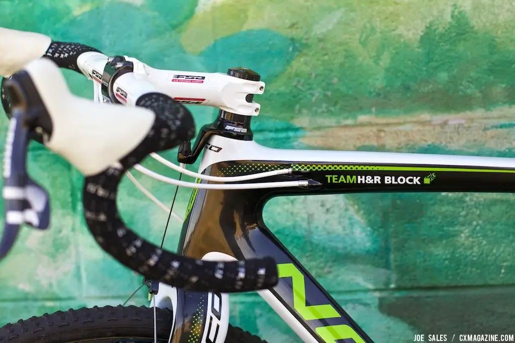 SRAM Force DoubleTap levers. © Joe Sales