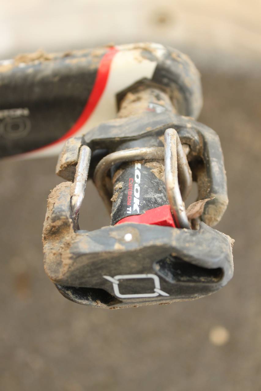 The design of the Look Quartz pedals allow for good mud clearance. ? Cyclocross Magazine