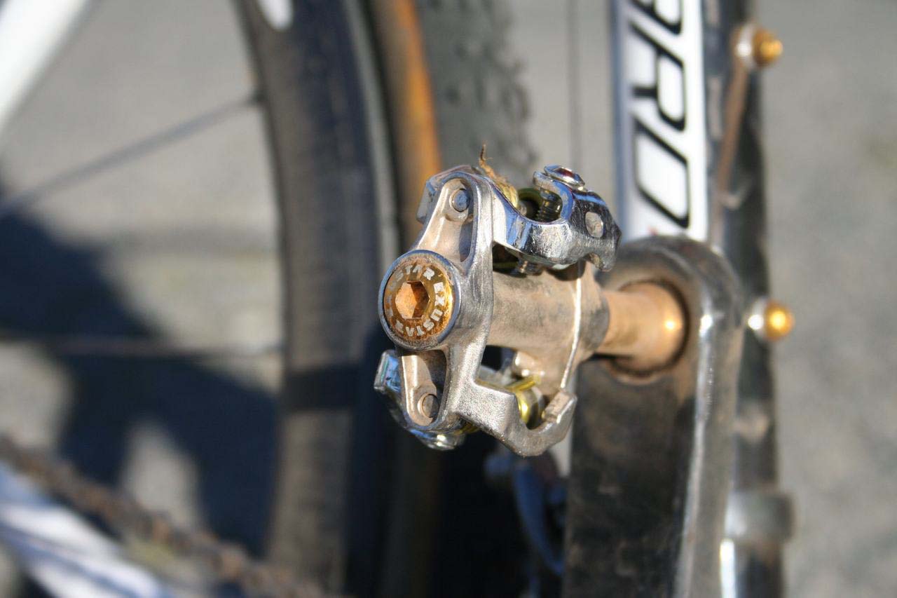Parbo rides with uncommon Exustar pedals. © Cyclocross Magazine
