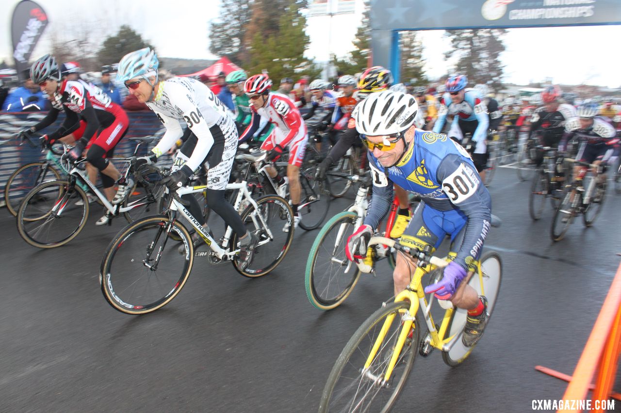 Curley takes the start. © Cyclocross Magazine