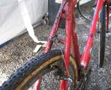 The minimally shaped rear balances stiffness and compliance with good mud clearance. ? Cyclocross Magazine