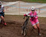 Elle Anderson (California Giant Strawberry/Specialized), right, and Katie Compton (Trek Cyclocross Collective) battle it out for the last two spots on the podium. Â© Kevin White