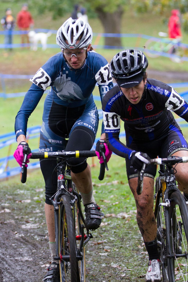 Elbows were thrown as racers vied for position in the mud. © Todd Prekaski