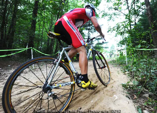 Wilichowski churns through the sand © Natalia Boltukhov | Pedal Power Photography