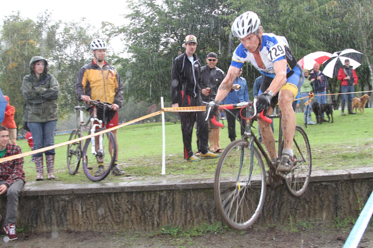 The earlier races had an optional drop-in to the sand © Janet Hill