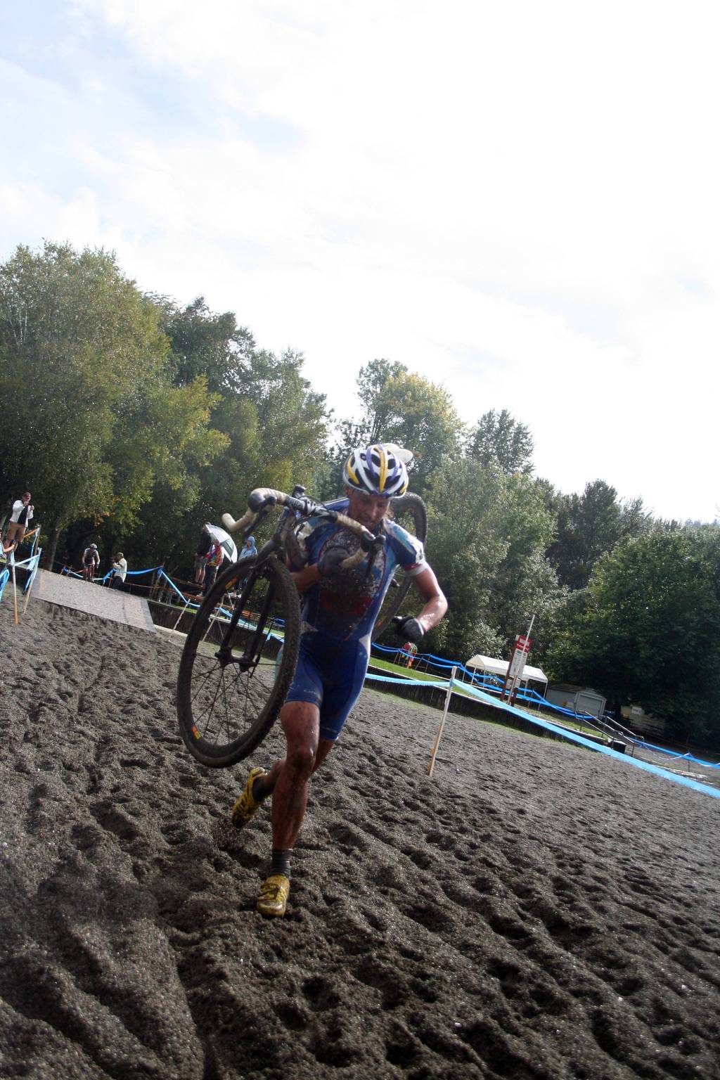 Nash through the sand. Photo by Robbie Carver