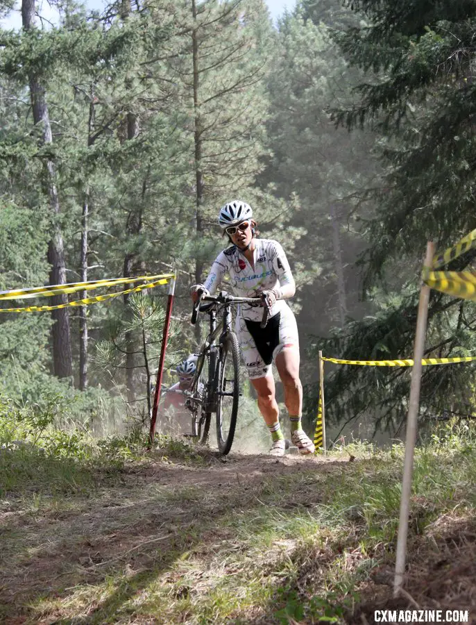 Anna Dingman crests the steep run-up. Raleigh Midsummer Night cyclocross race. © Cyclocross Magazine