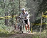 Anna Dingman crests the steep run-up. Raleigh Midsummer Night cyclocross race. © Cyclocross Magazine