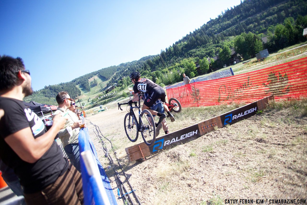 Industry race shenanigans with Raleigh\'s Brian Fornes. © Cathy Fegan-Kim