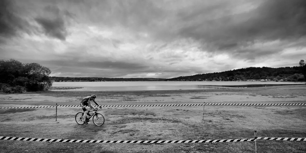 Rapha Focus GP: The course in front of Lake Sammamish. © Doug Brons