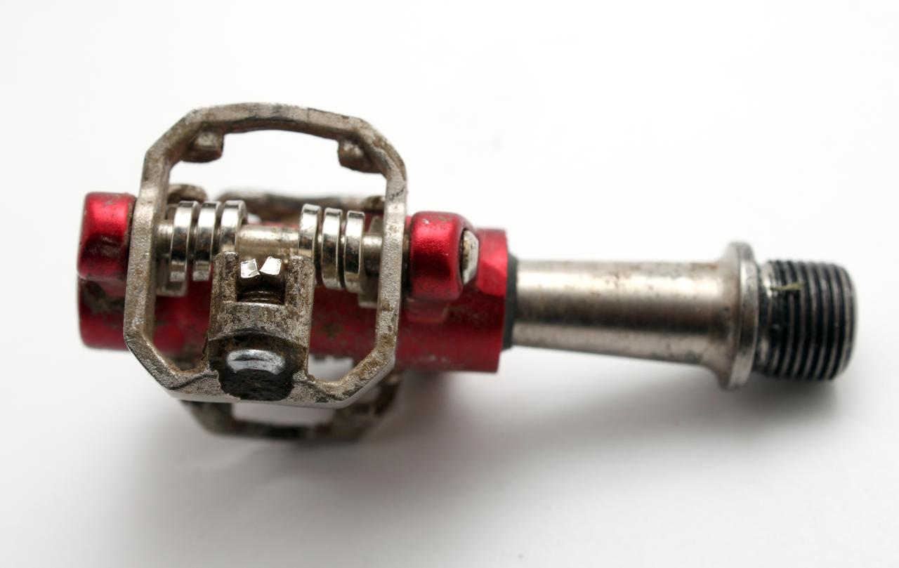The front of the Pro Paradigm clipless pedal offers clog-free performance (right pedal pictured). ? Cyclocross Magazine