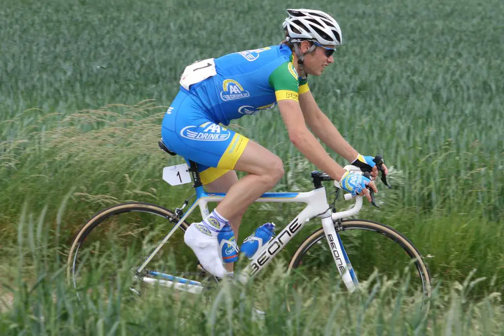 Eddy van IJzendoorn looks like he's riding 'cross here © Bart Hazen