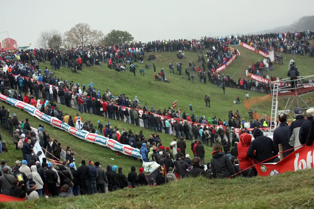 The throwback hilly and grassy course