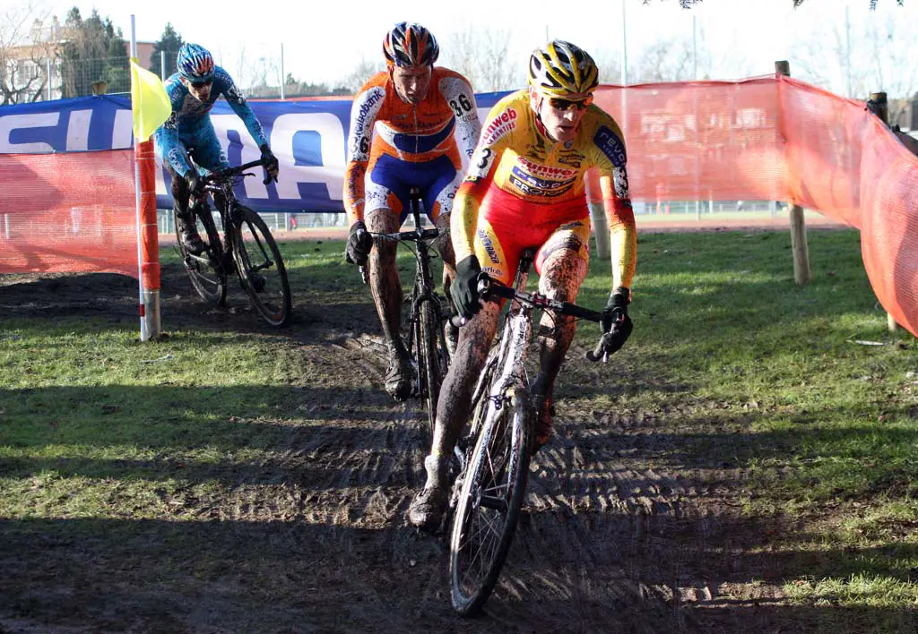 Gerben de Knegt leads Vantornout and Chainel through a corner. ? Bart Hazen