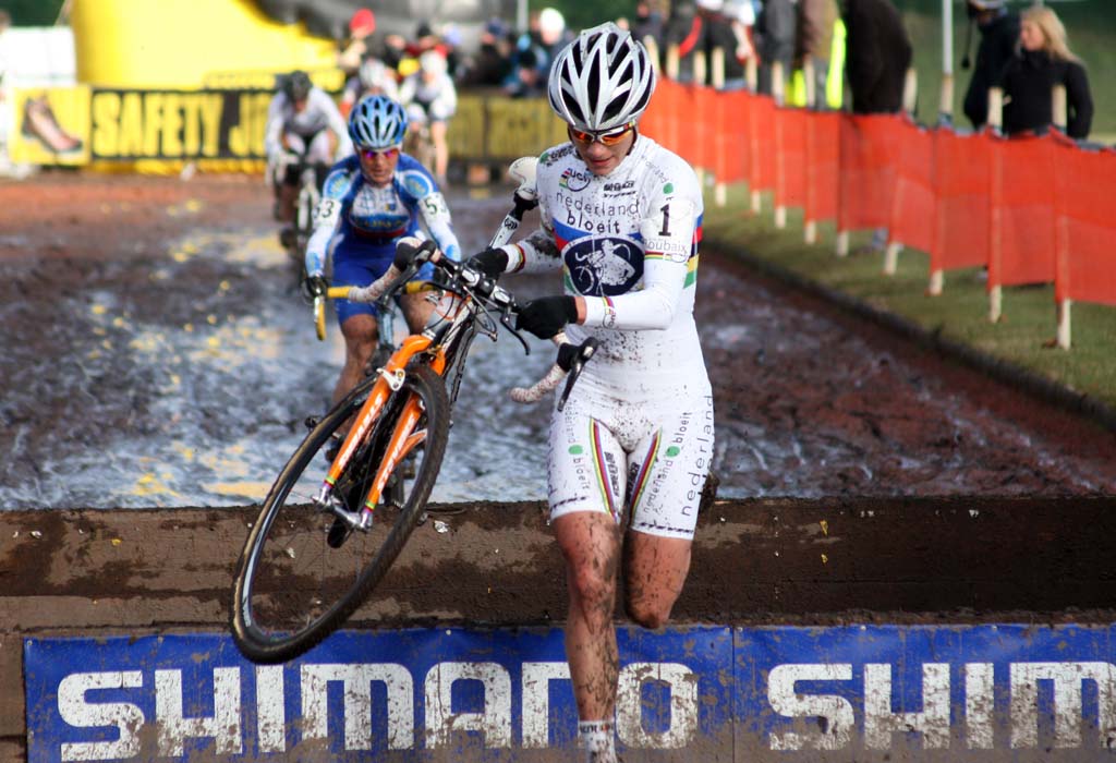 Vos is now second in the World Cup standings after Compton\'s DNS. ? Bart Hazen