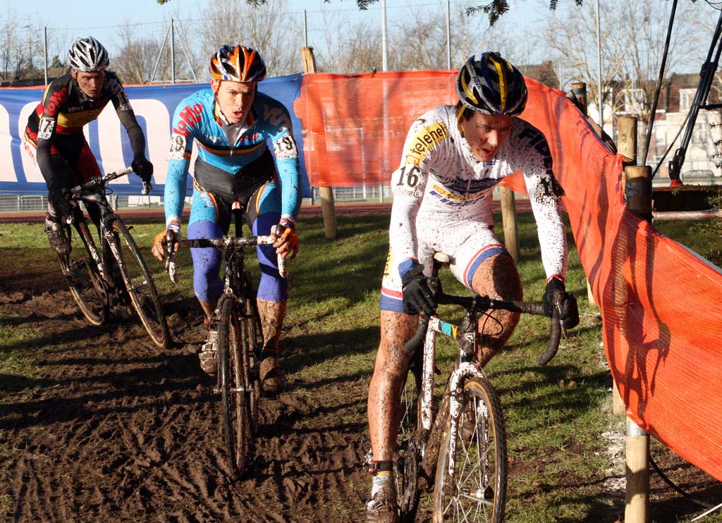 The leaders make their way through the course in Roubaix. ? Bart Hazen