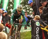 A young fan reaches out to support Sven Nys © Dan Seaton