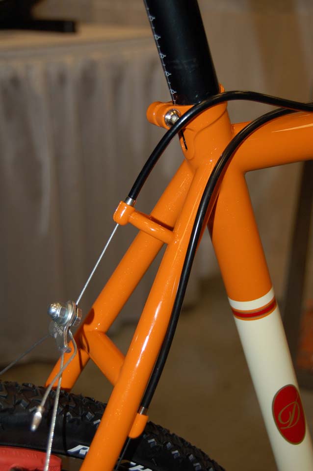 DeSalvo works with steel and titanium (this frame is built with Columbus Life tubing) and builds in plenty of clearance to accommodate tires as wide as 40c ? Dave Lawson