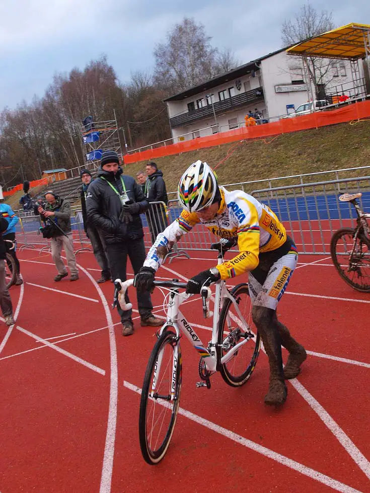 Stybar prepares to mount his ride.... © Jonas Bruffaerts