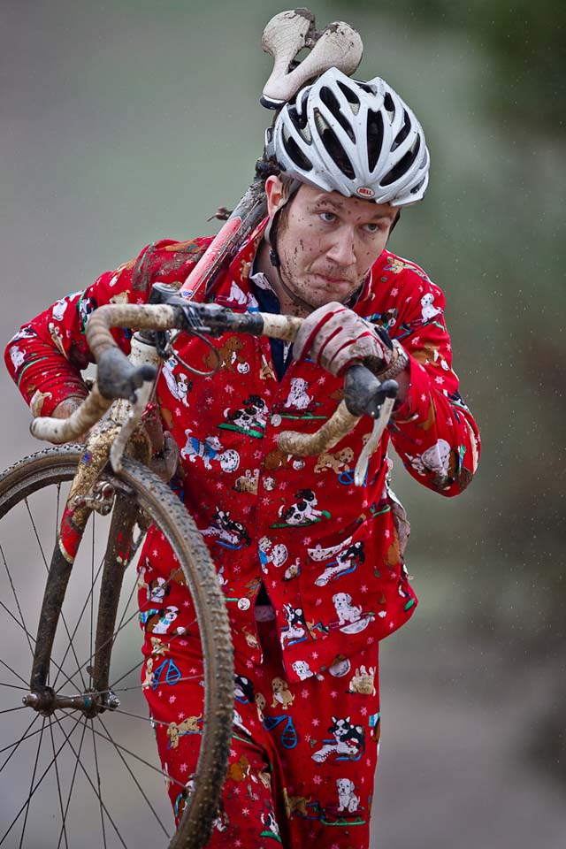 Cotton Jammies probably not the best for the muddy conditions ©Danny Munson