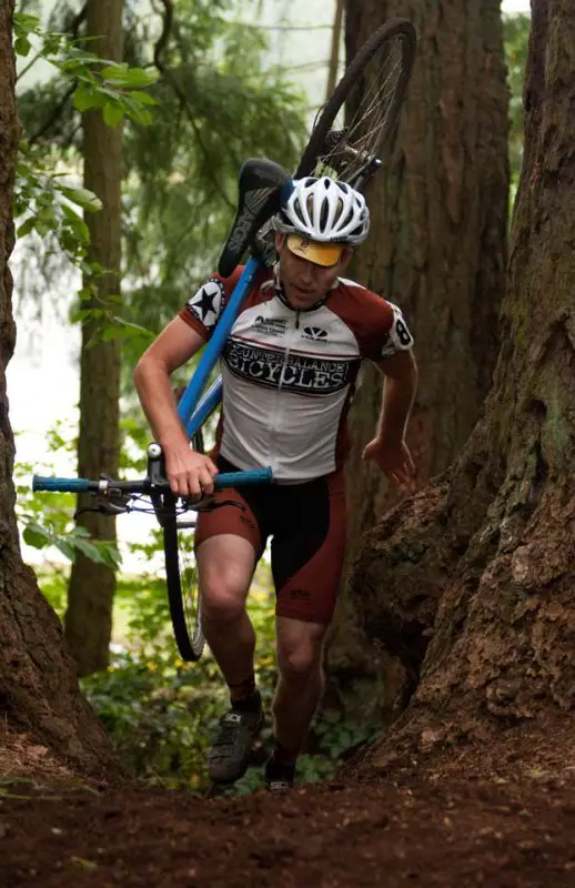 A Counterbalance Bicycles racer tackles the run-up © Karen Johanson