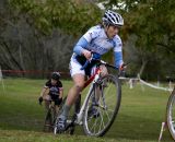 Jen Jordan (Sycomp Racing/Team Affinity) attacks the course. ©Tim Westmore